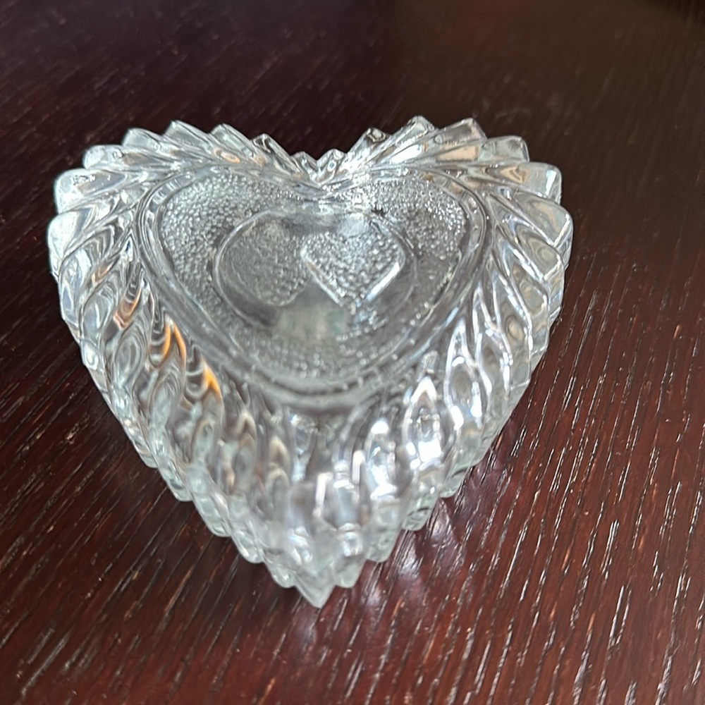 Valentine Romanian cut glass heart-shaped trinket box